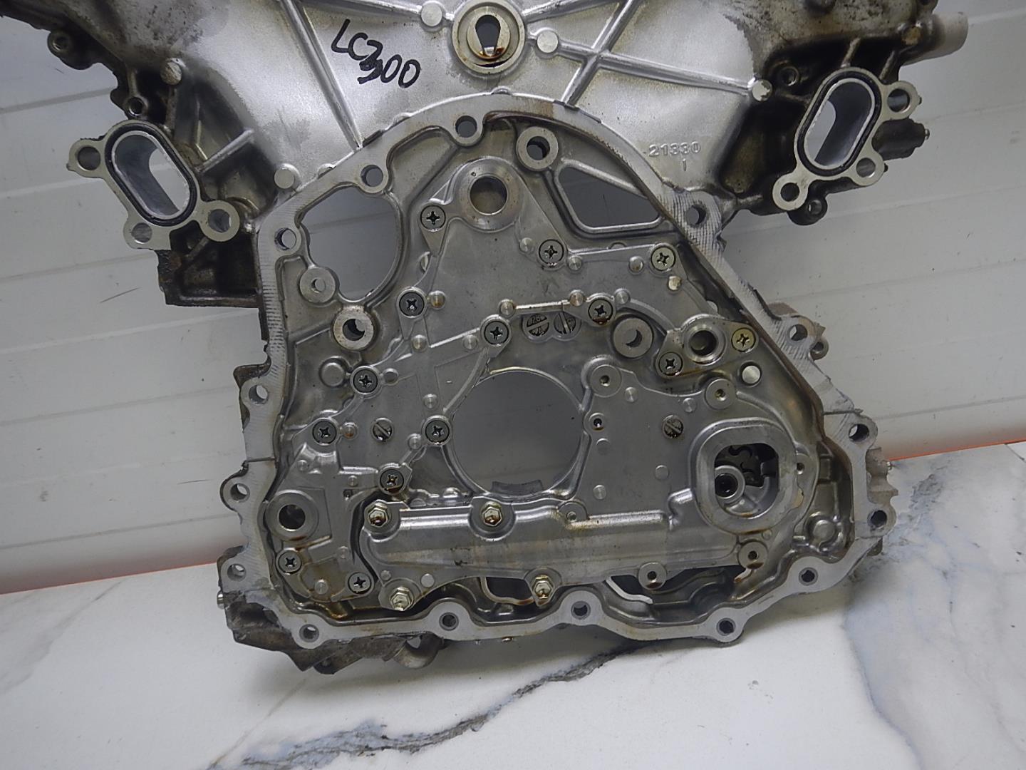 Крышка двигателя передняя