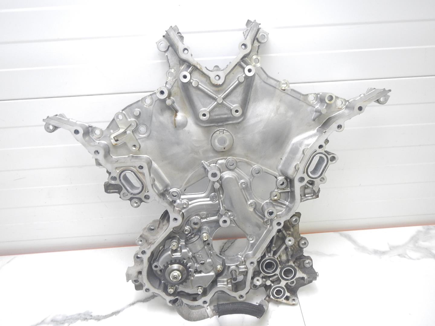 Крышка двигателя передняя