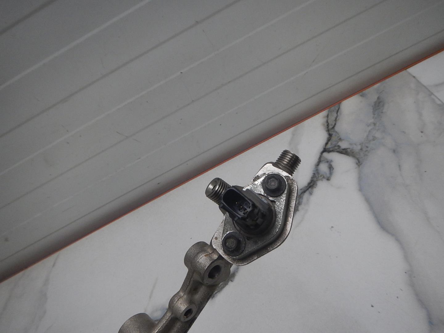 Рейка топливная (рампа)