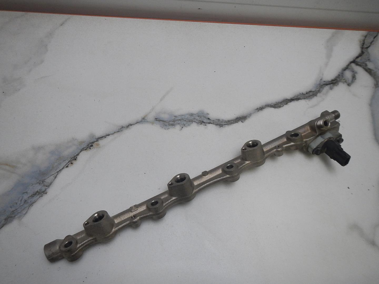 Рейка топливная (рампа)