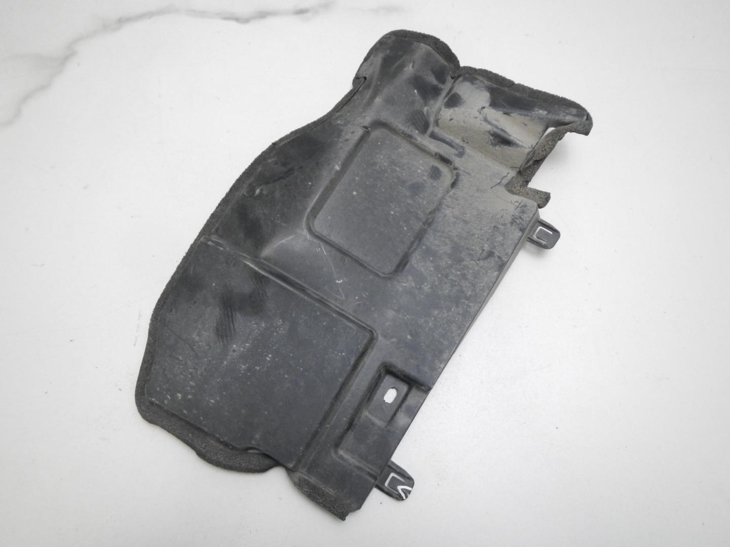 Воздуховод радиатора правый