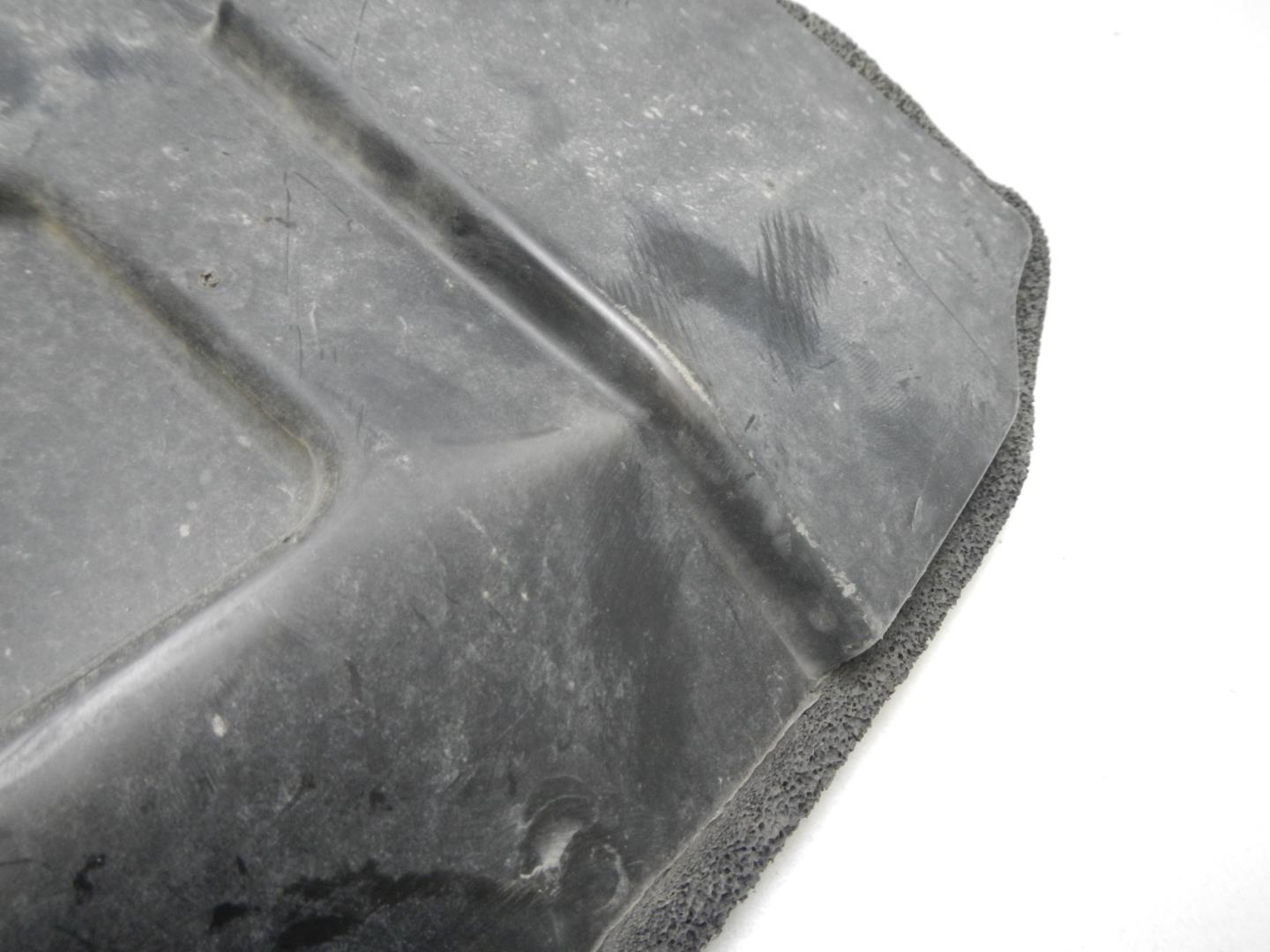 Воздуховод радиатора правый