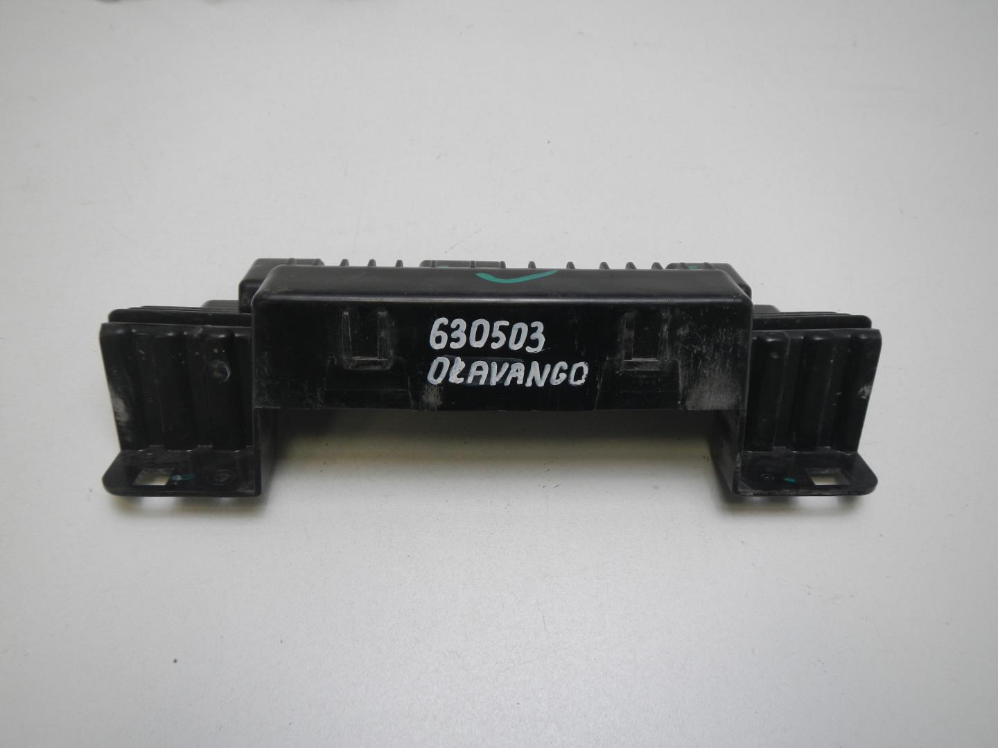 Кронштейн решетки радиатора