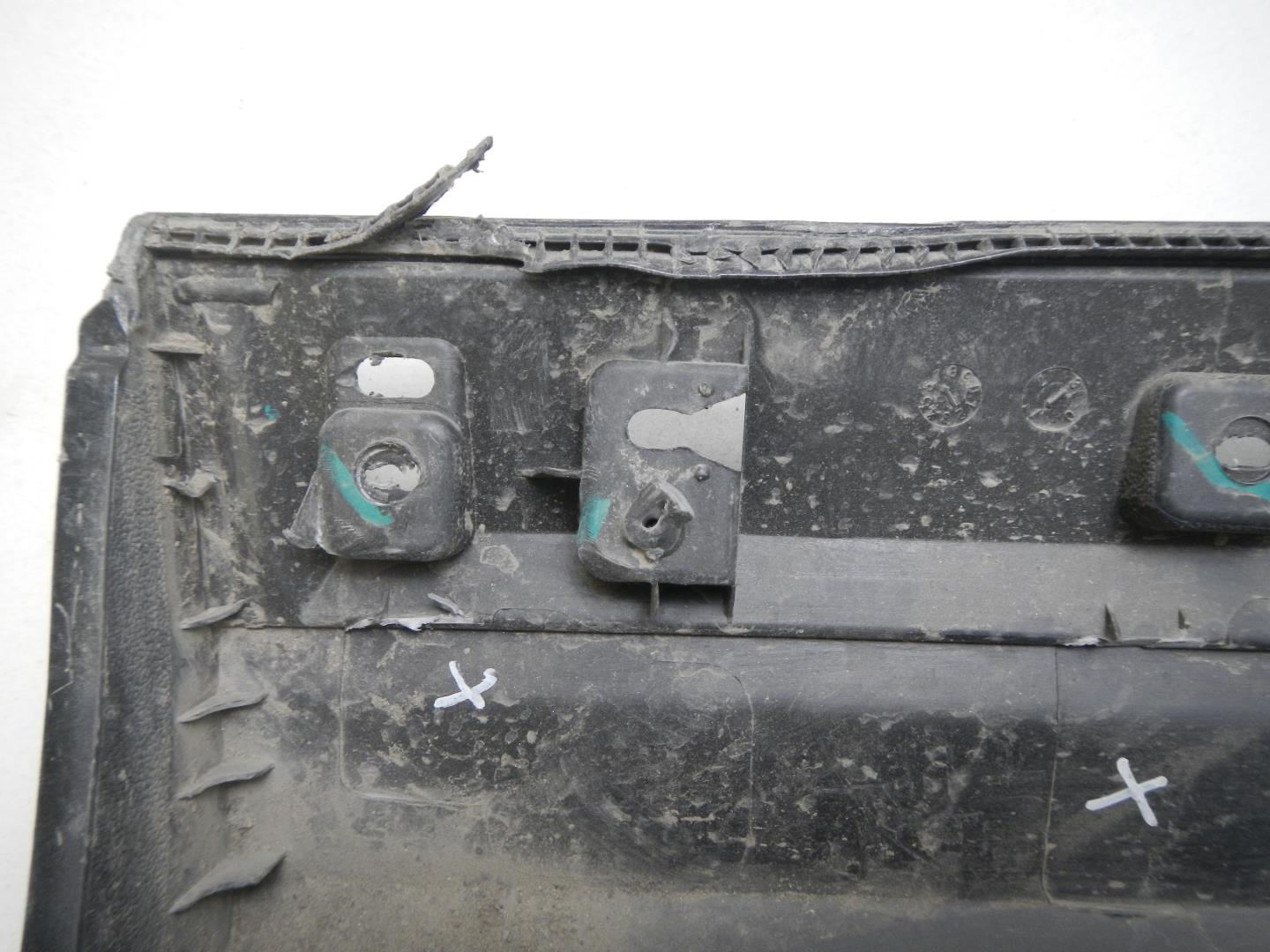 Молдинг задней правой двери