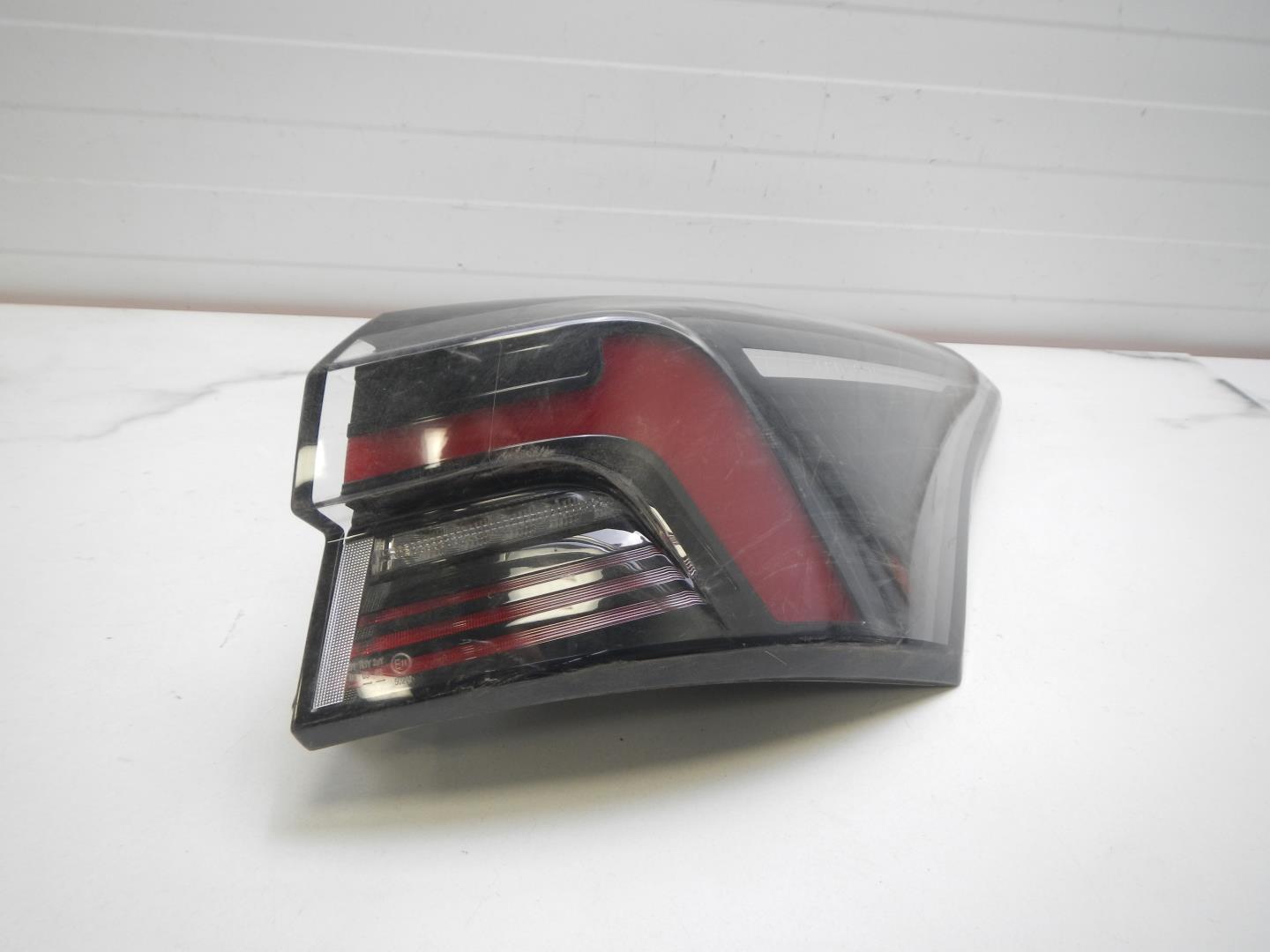 Фонарь задний правый