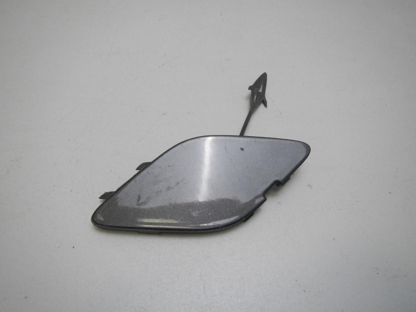 Заглушка буксировочного крюка