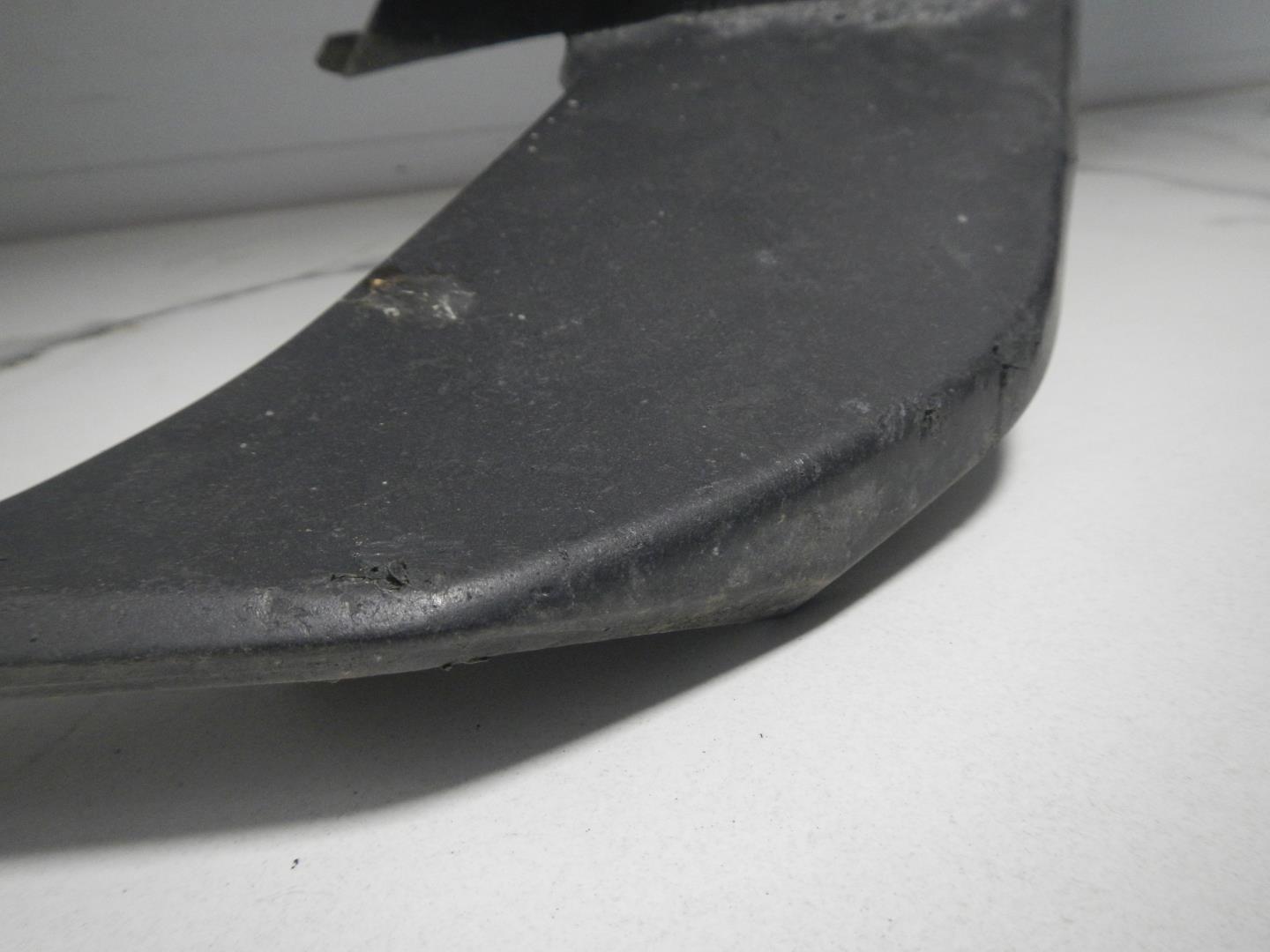 Накладка переднего бампера правая