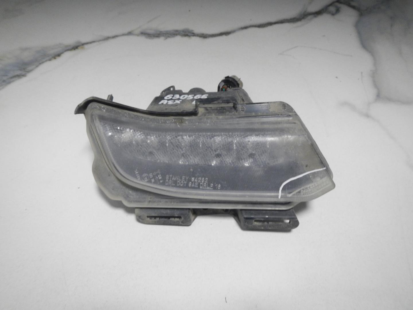 Фара дневного света правая (ходовые огни)