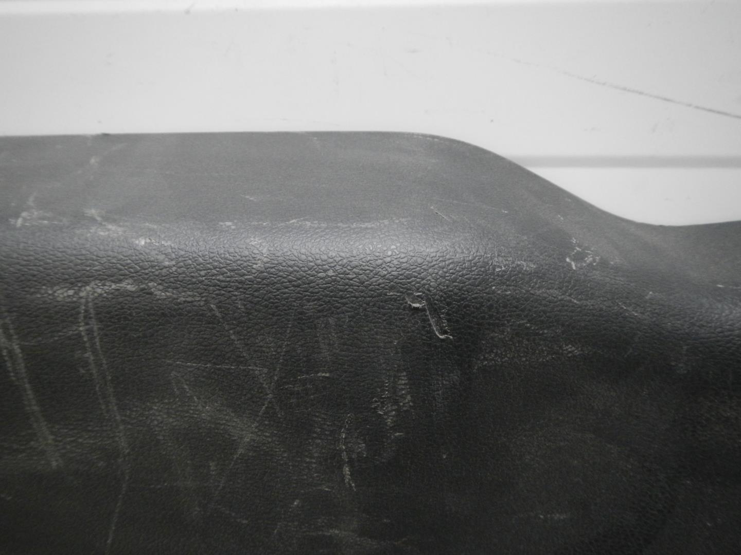 Обшивка двери багажника