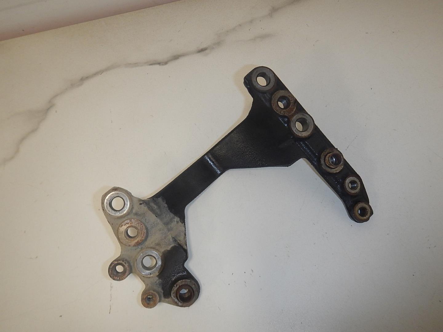 Кронштейн генератора