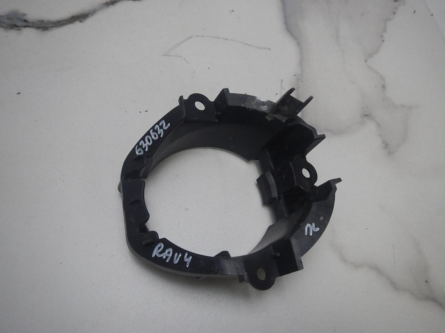 Кронштейн фары противотуманной левой