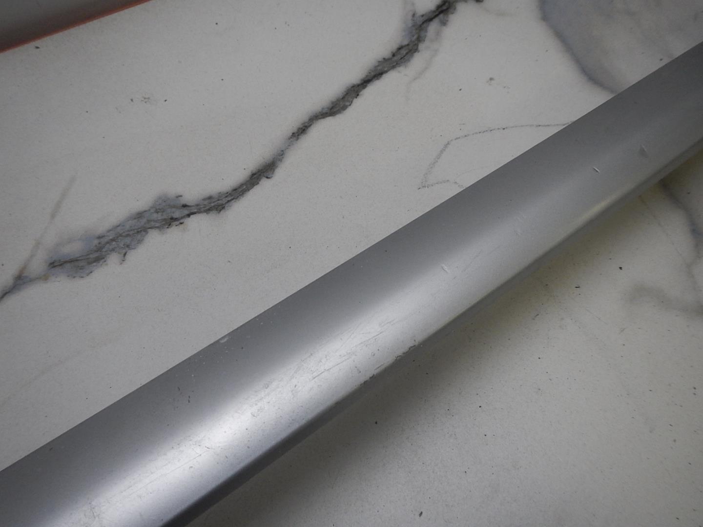 Молдинг передней левой двери