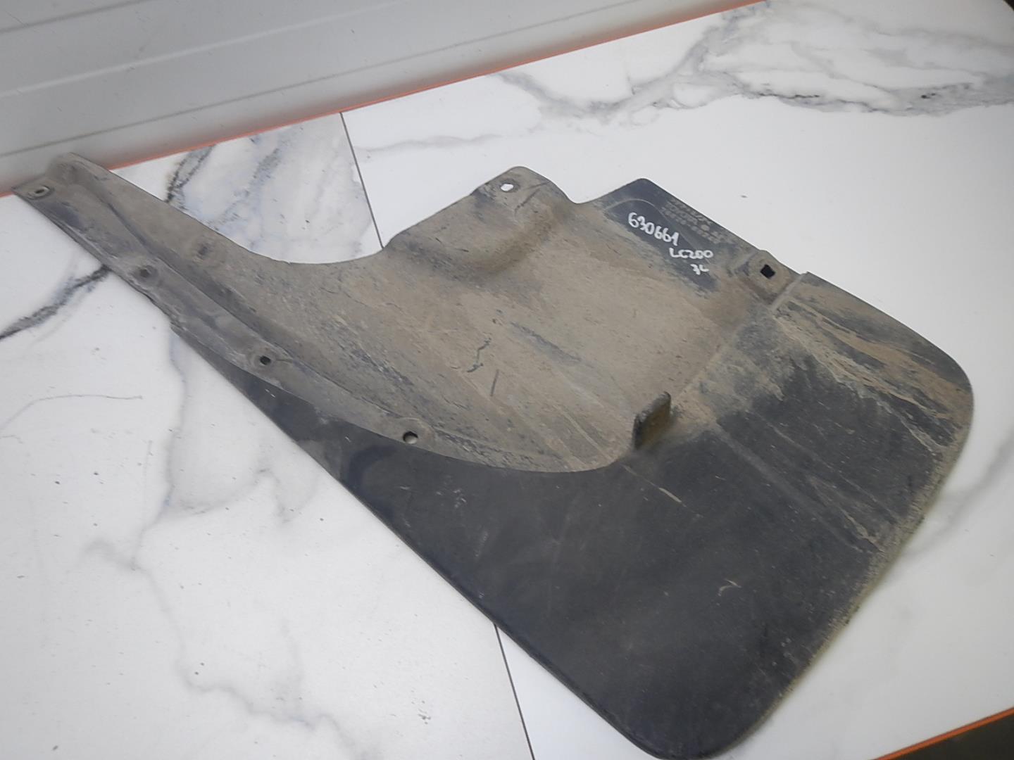 Брызговик задний левый