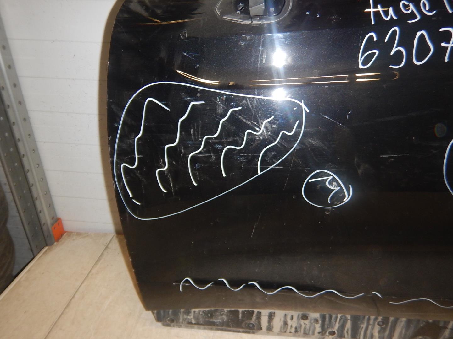 Дверь передняя левая