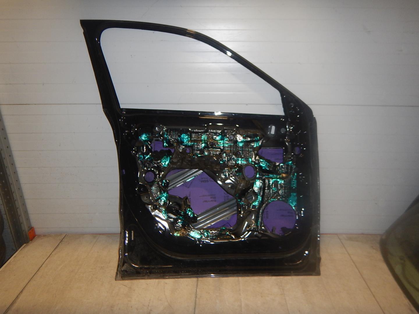 Дверь передняя левая