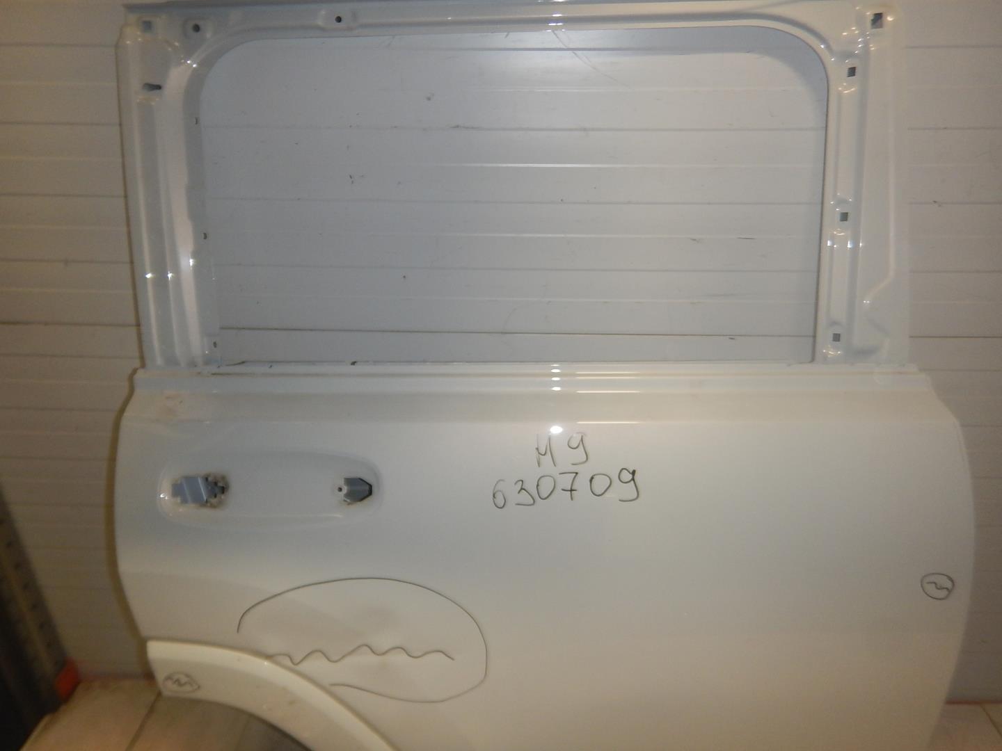 Дверь задняя правая