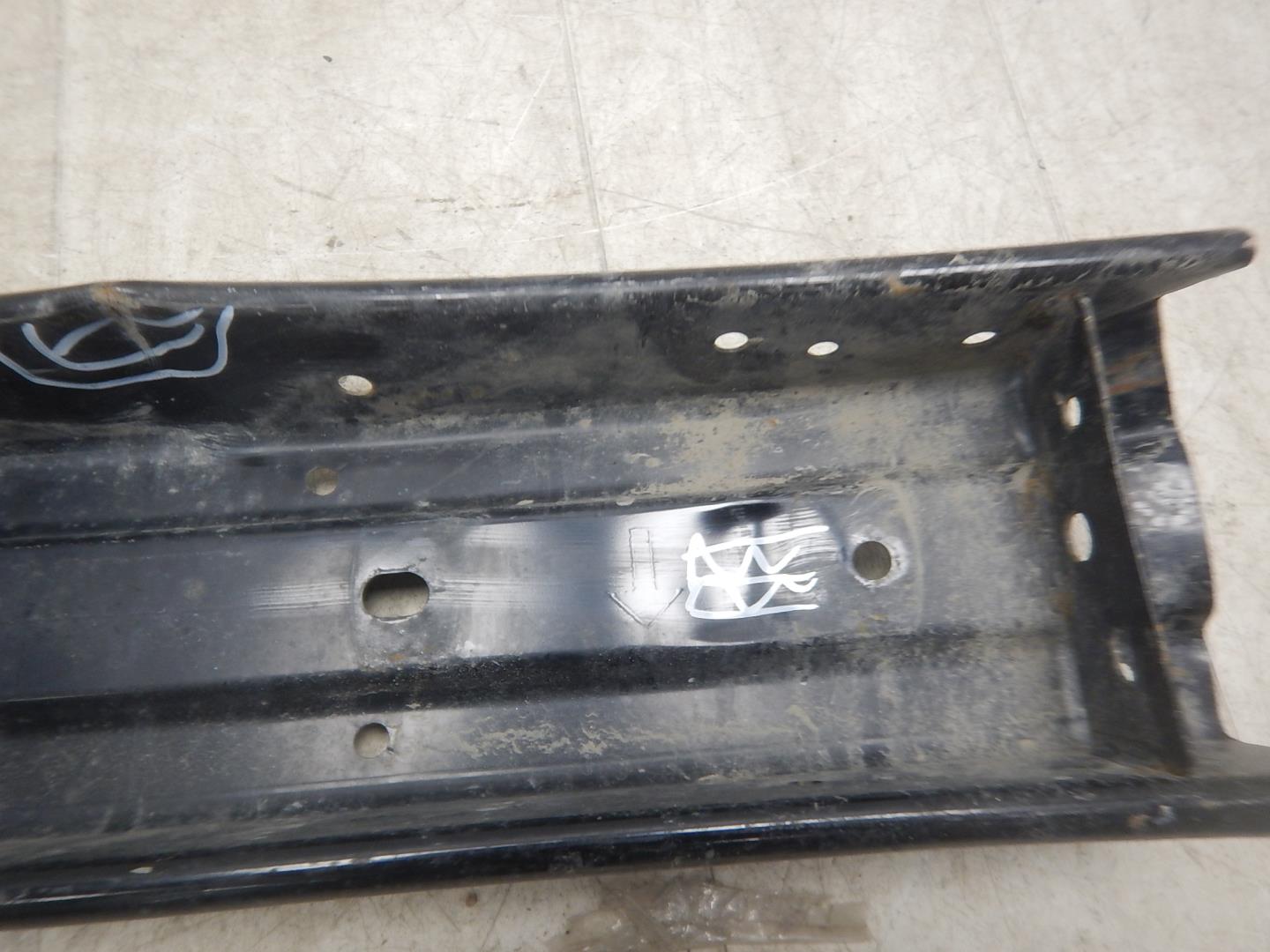 Усилитель заднего бампера