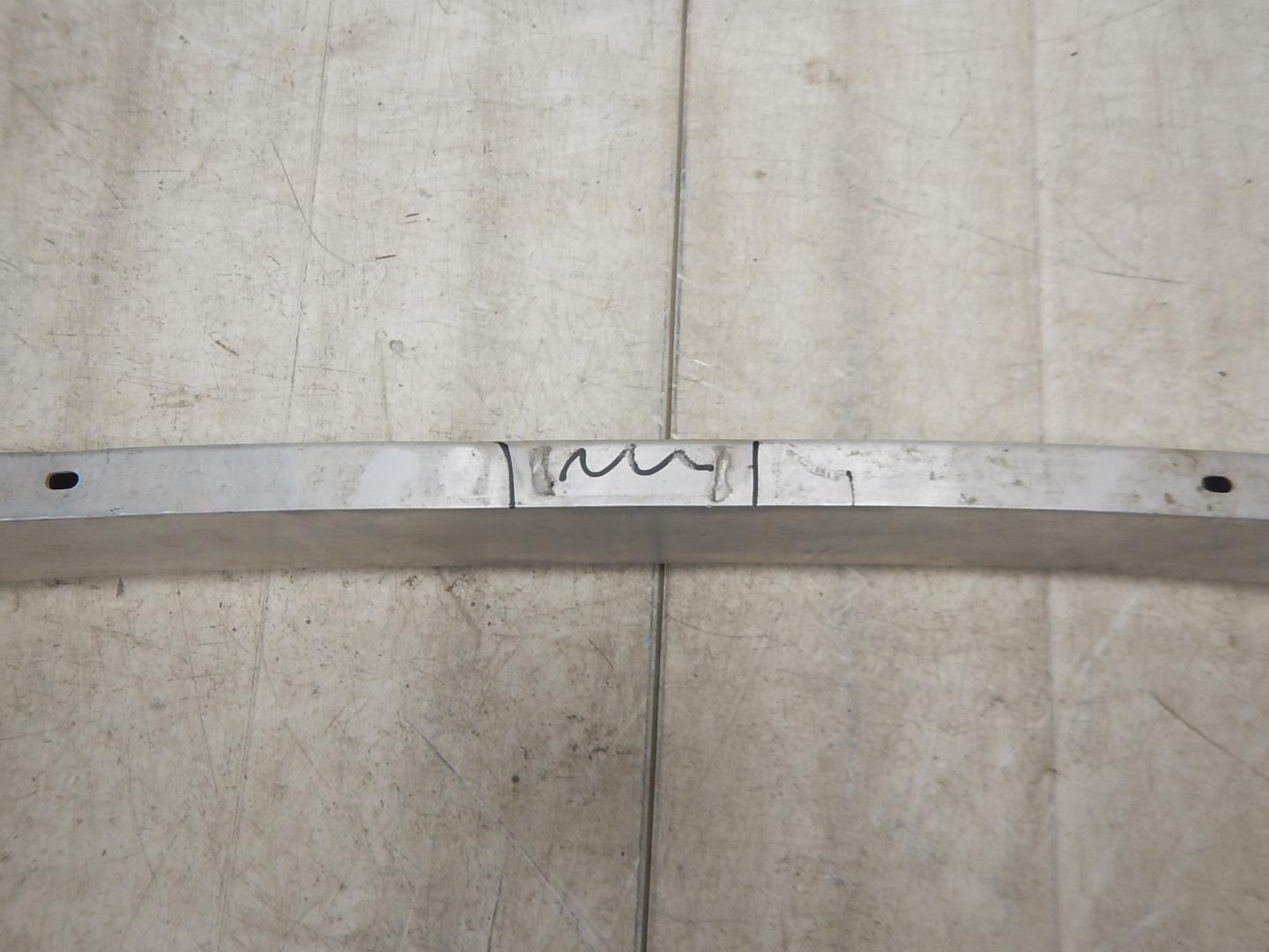 Усилитель переднего бампера