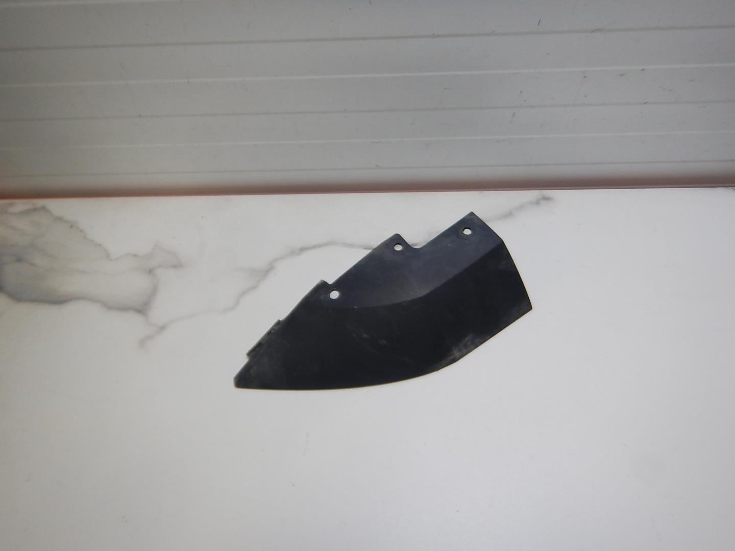 Накладка переднего бампера правая