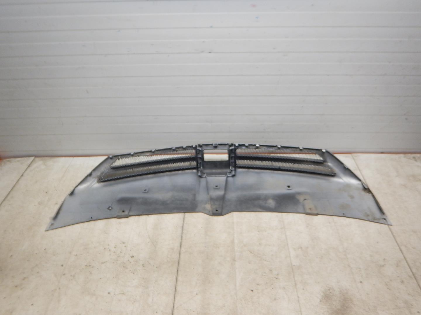 Накладка переднего бампера