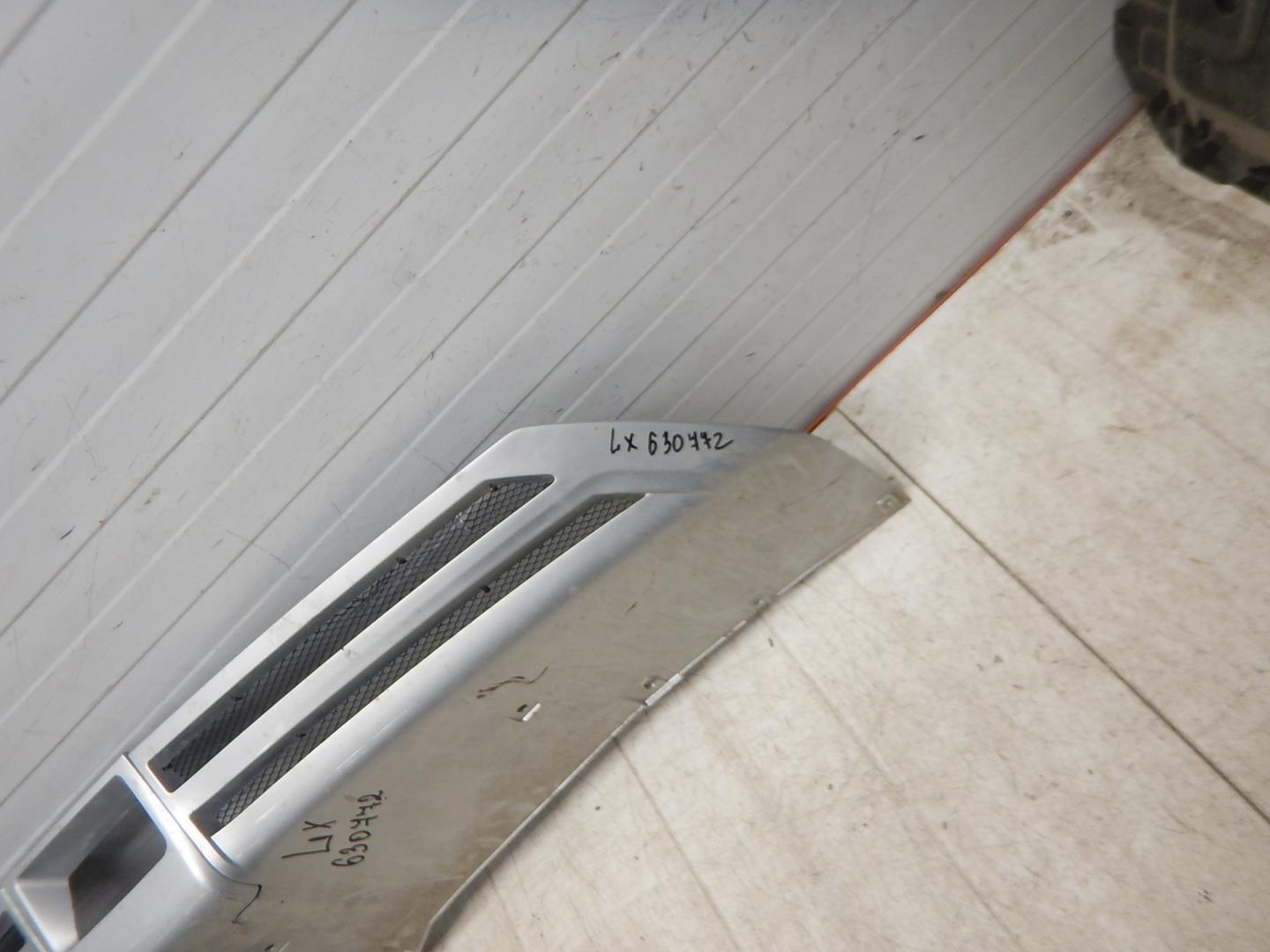 Накладка переднего бампера