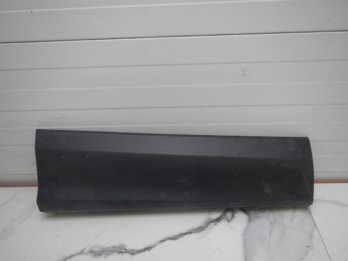 Молдинг задней правой двери