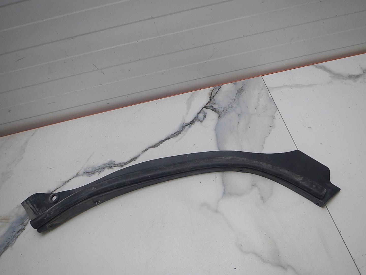 Накладка двери задней правой