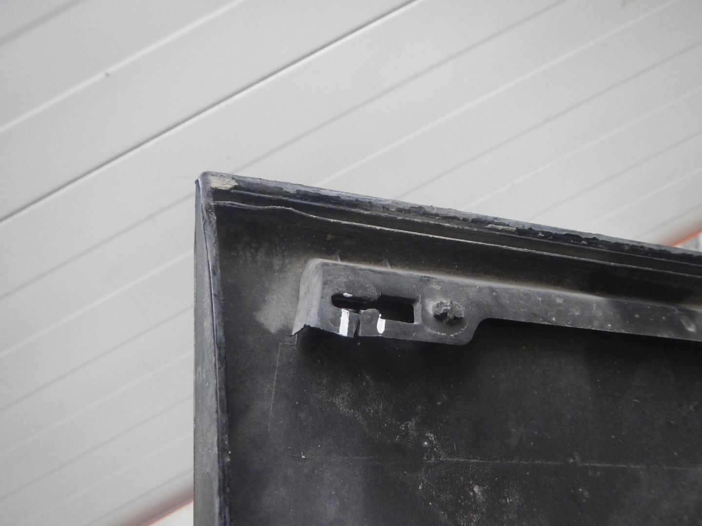 Молдинг задней правой двери