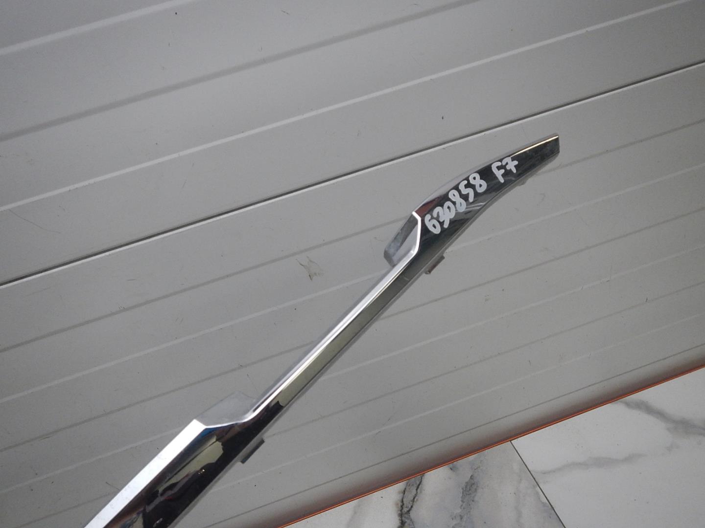 Молдинг заднего бампера