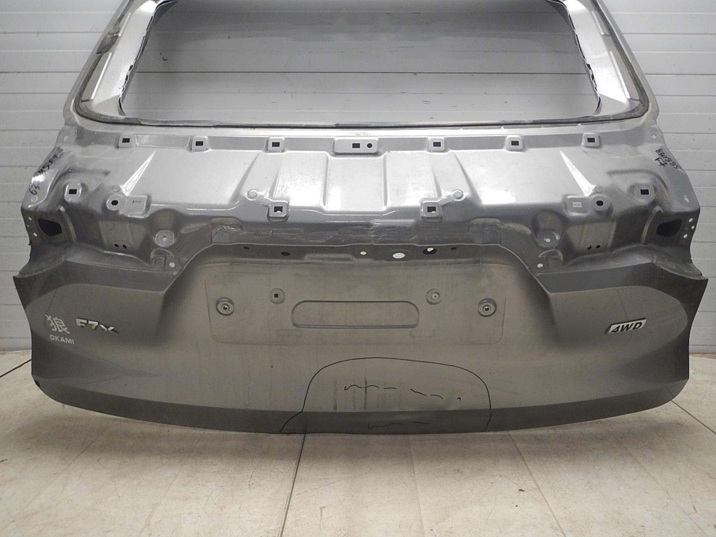 Дверь багажника