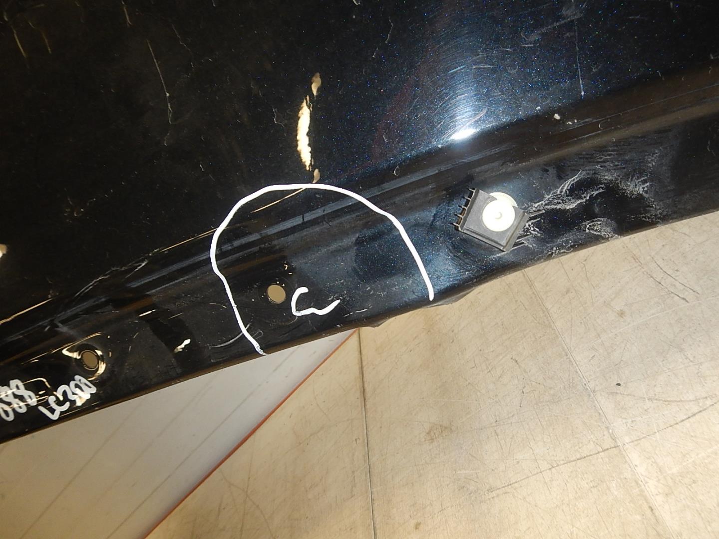 Крыло переднее правое