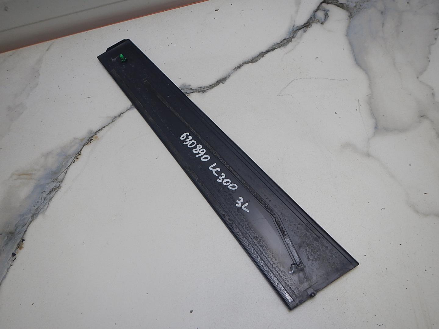 Накладка двери задней левой