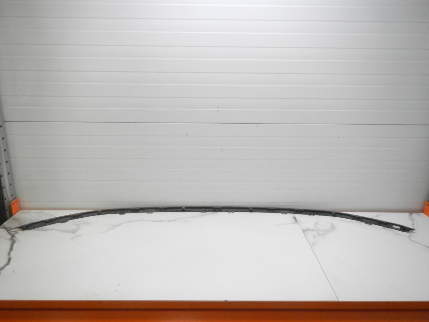 Молдинг переднего бампера