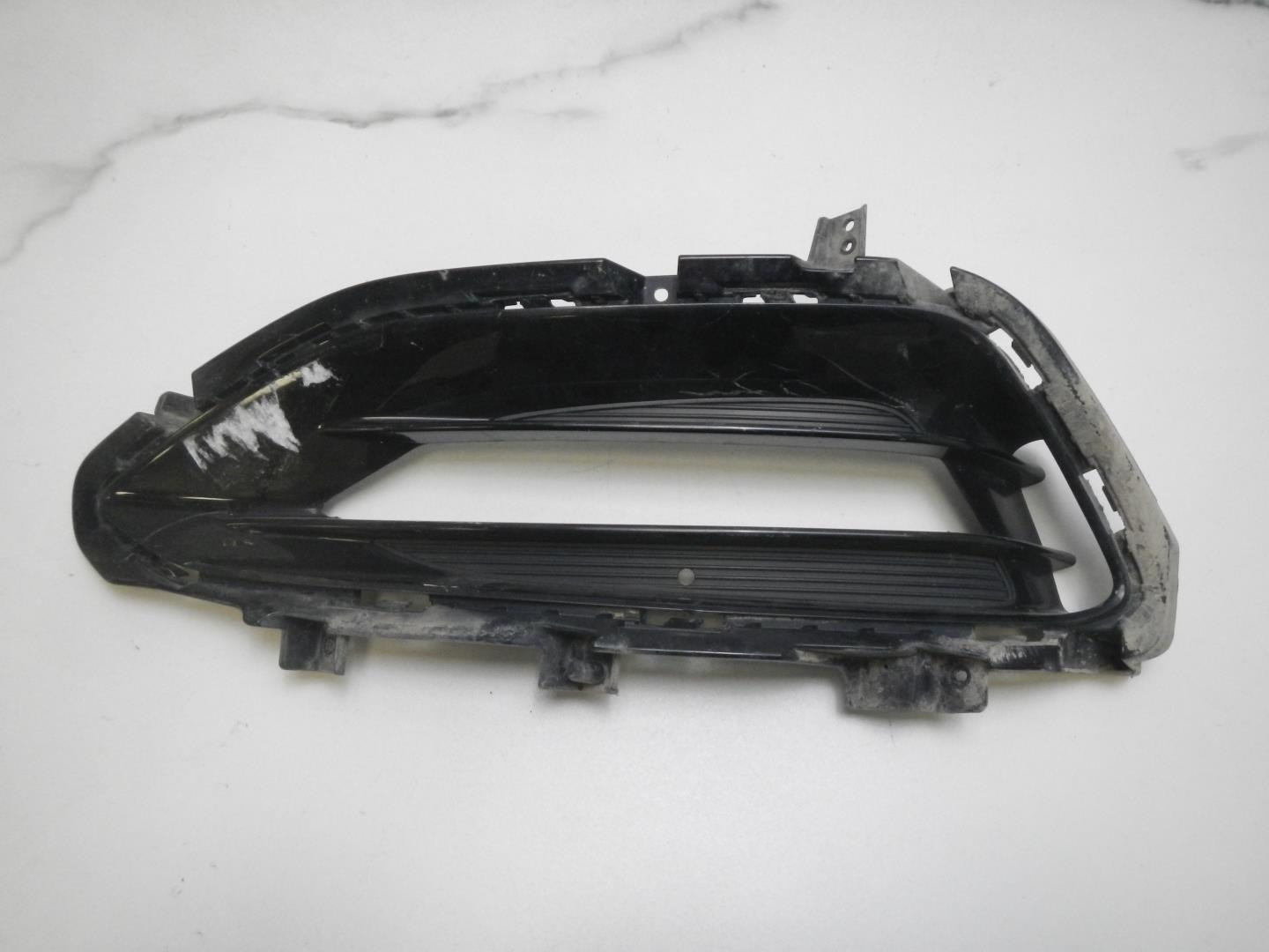 Решетка в бампер левая