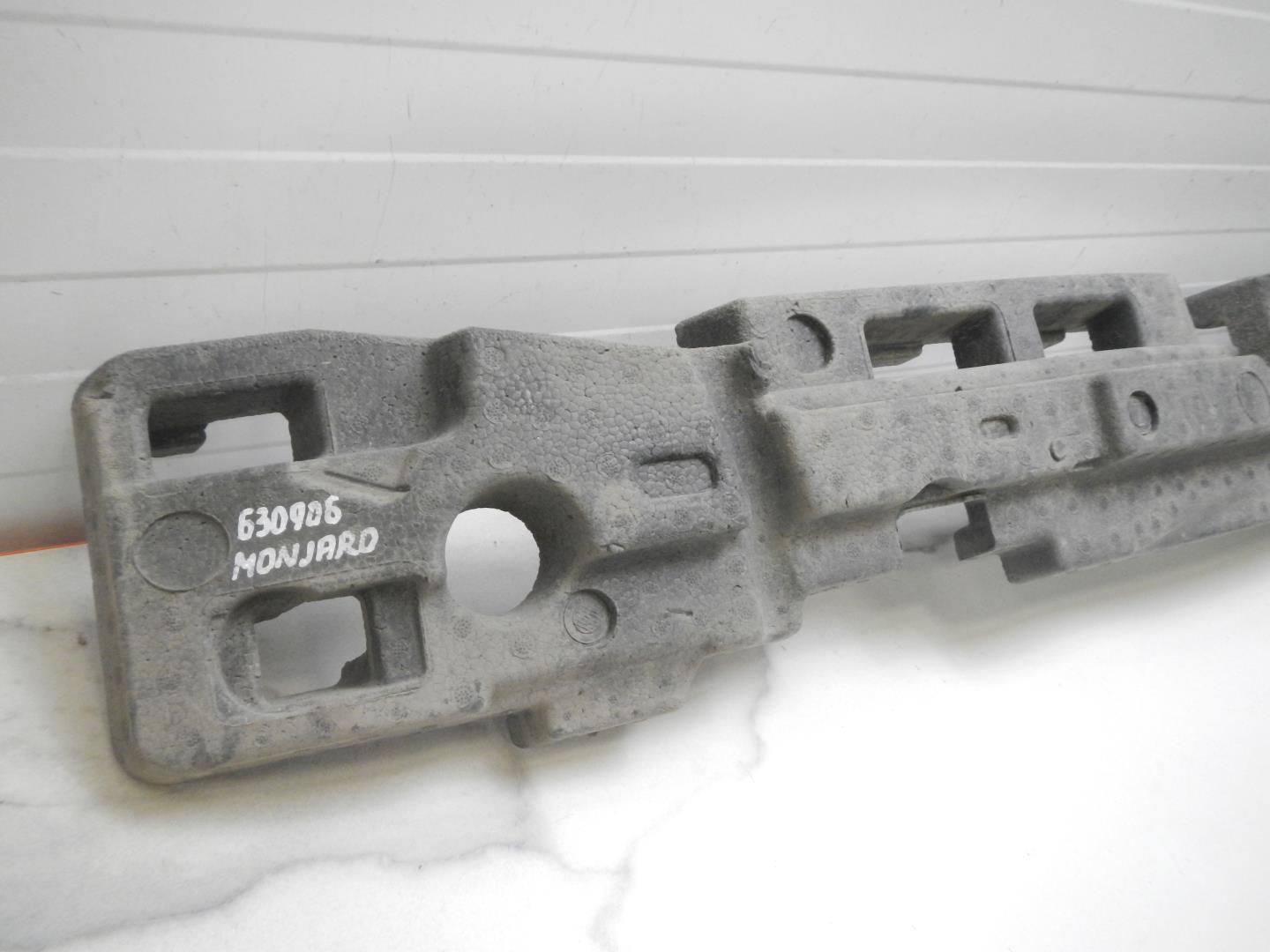 Наполнитель переднего бампера