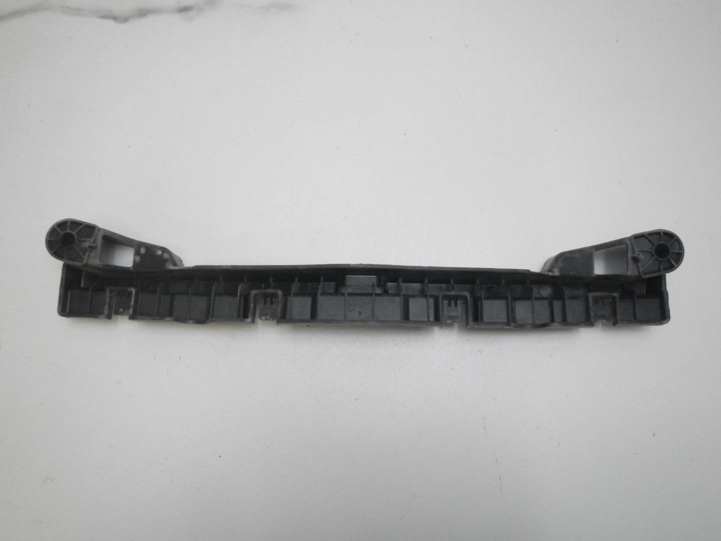 Кронштейн переднего бампера