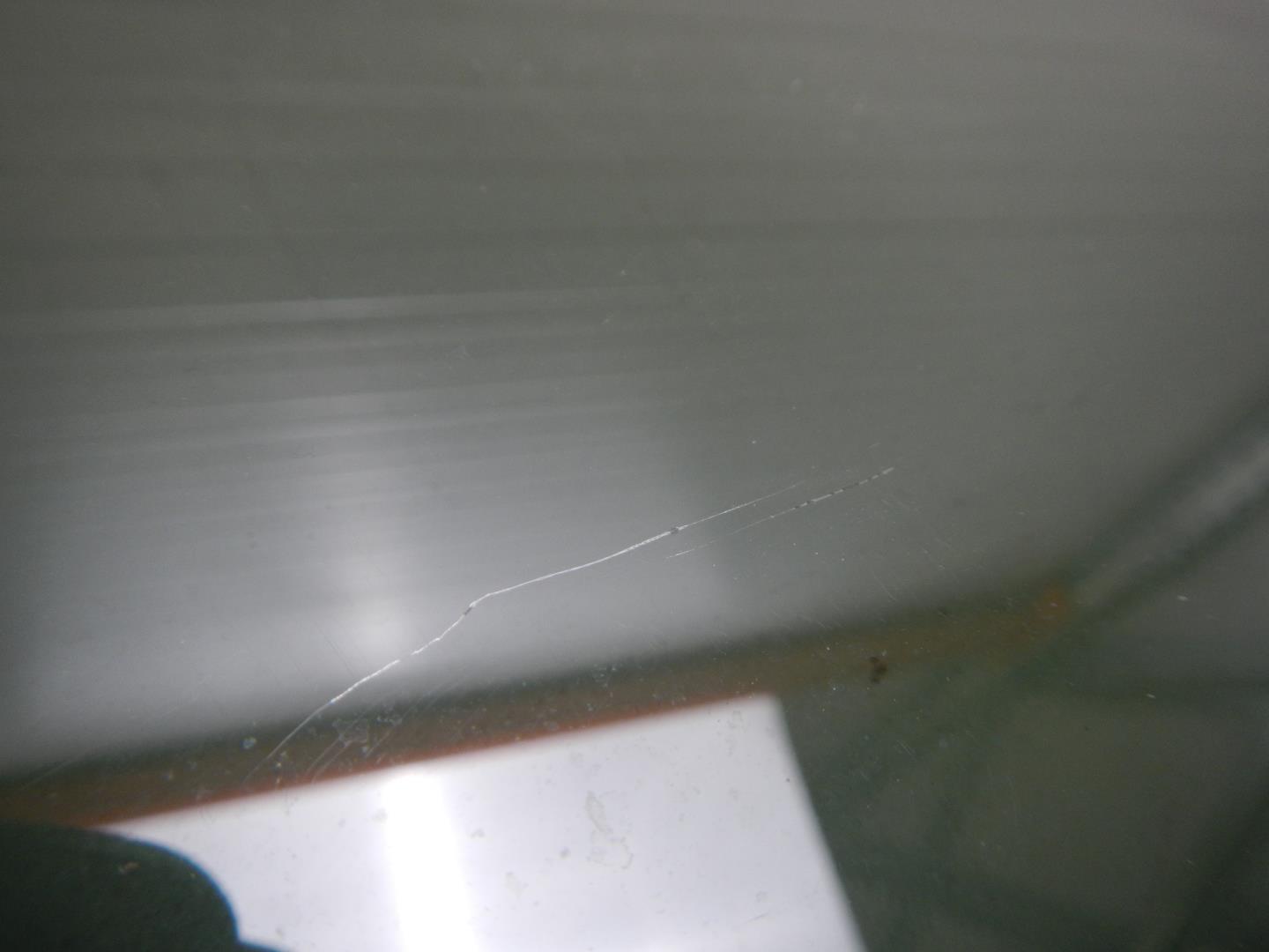 Стекло кузовное глухое левое