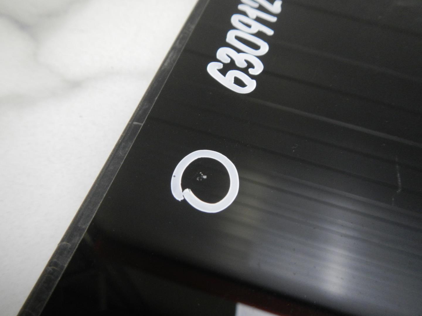 Стекло кузовное глухое левое