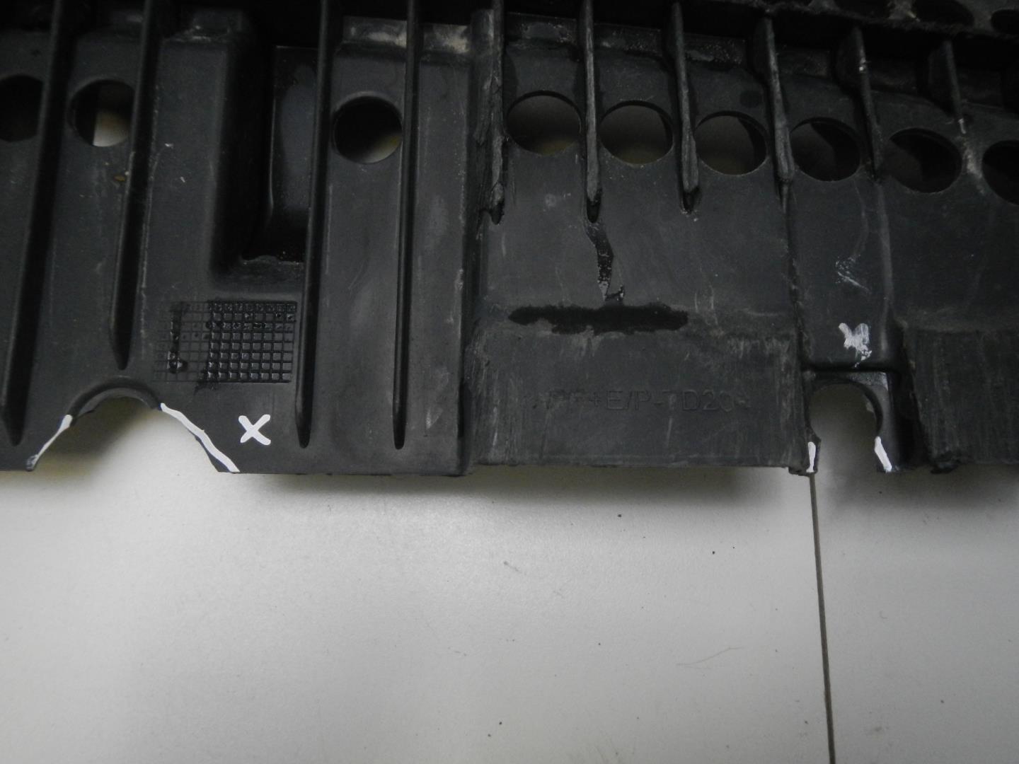 Пыльник двигателя