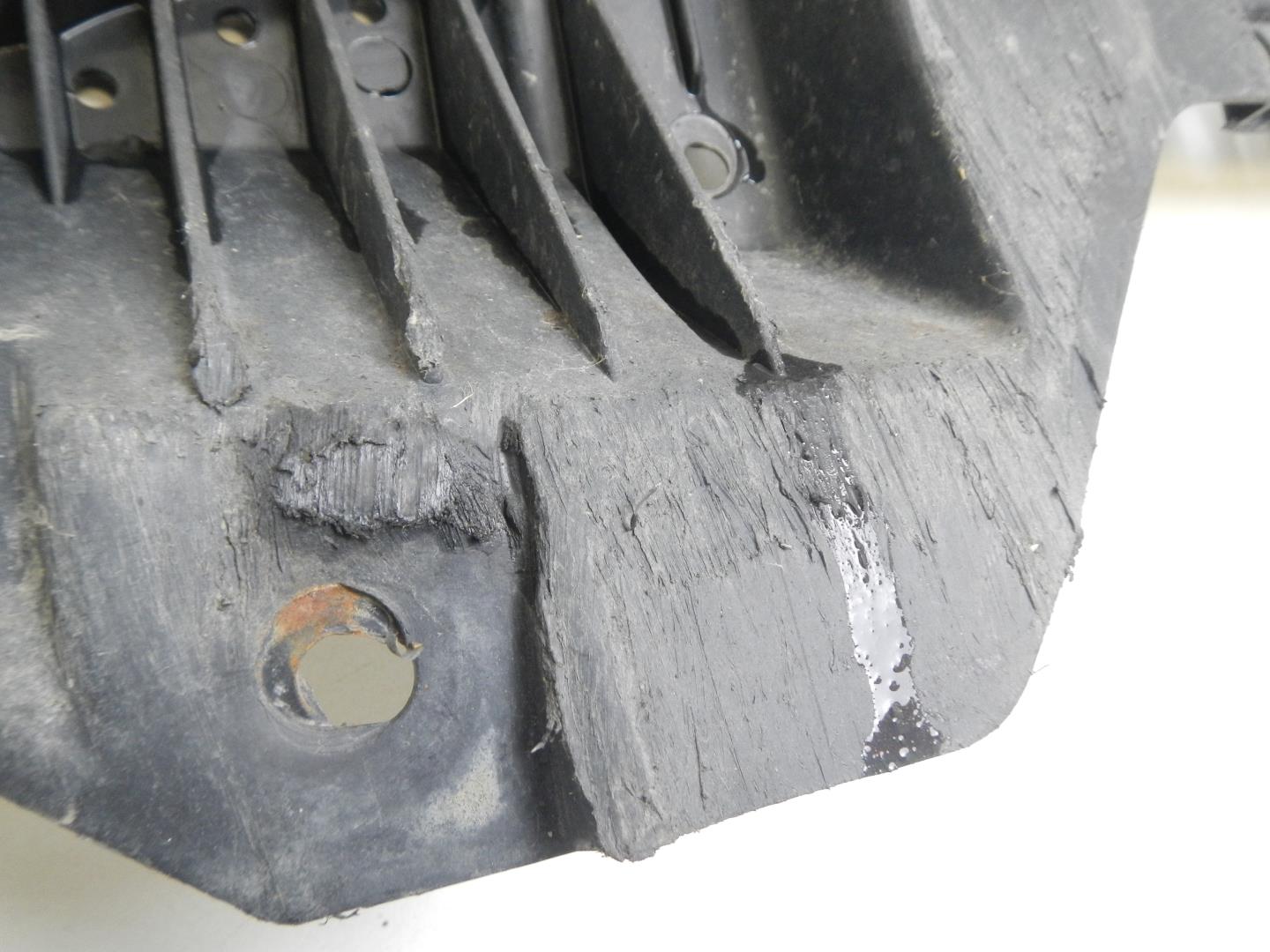 Пыльник двигателя