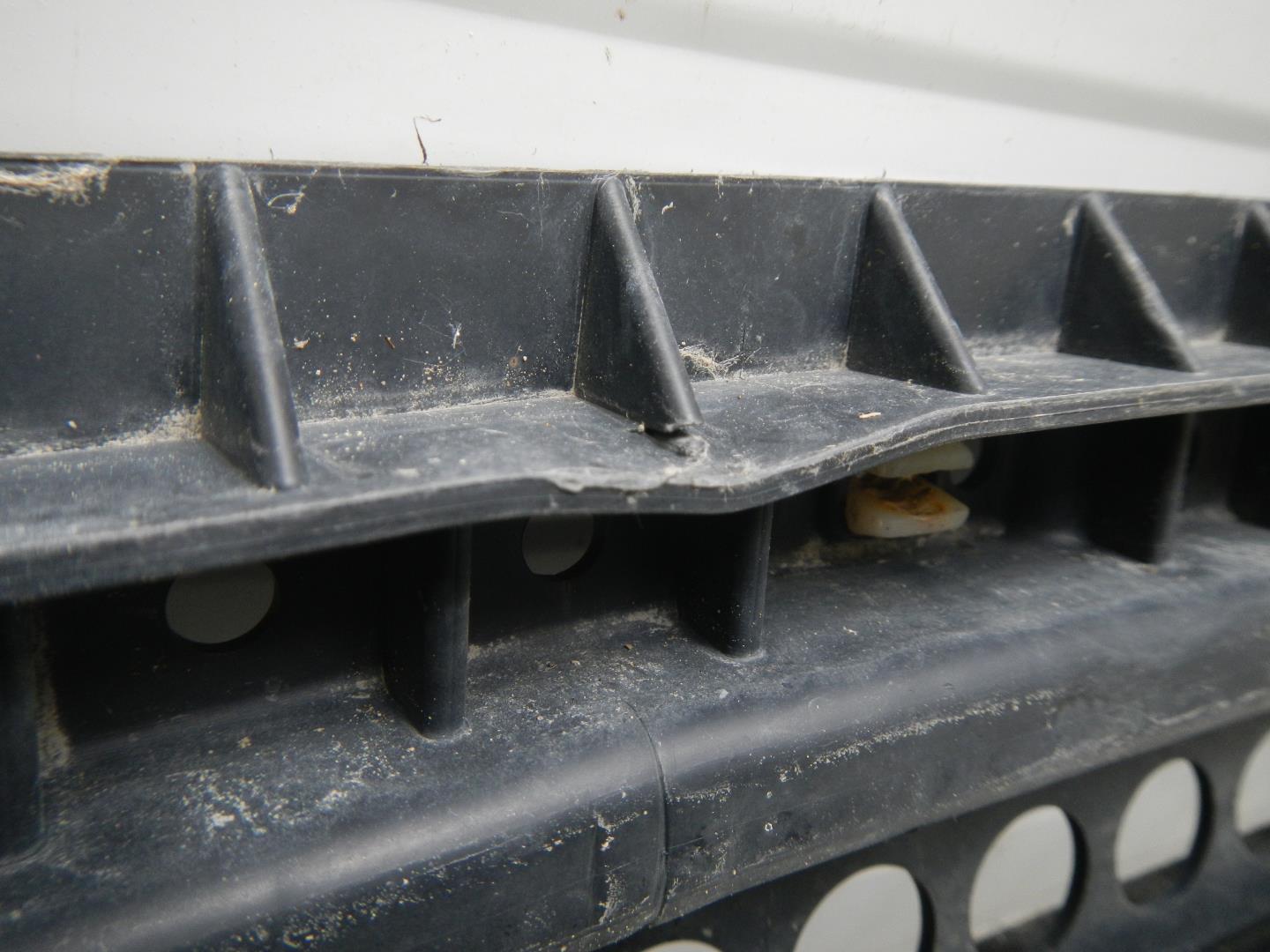 Пыльник двигателя