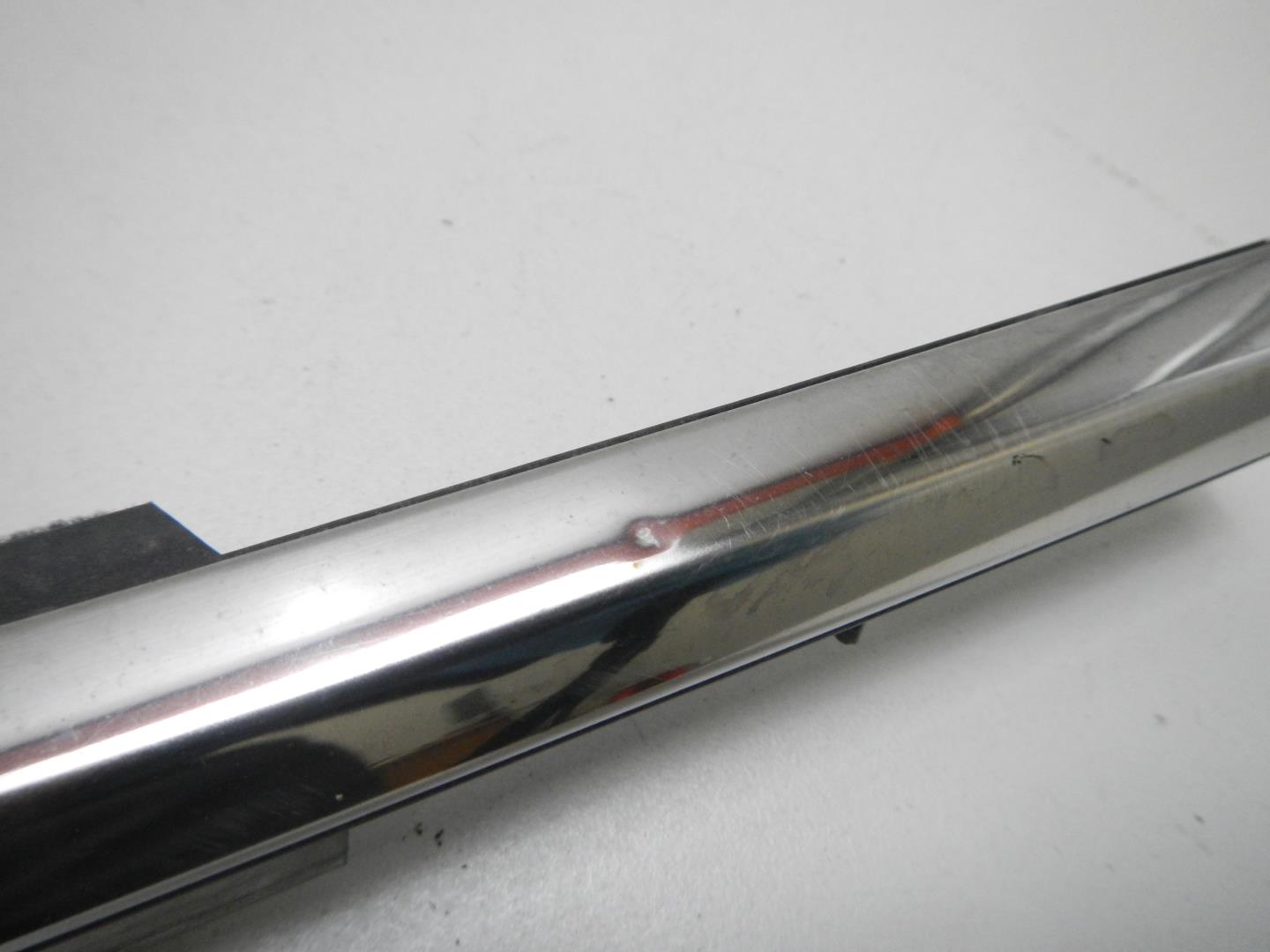 Молдинг задней левой двери