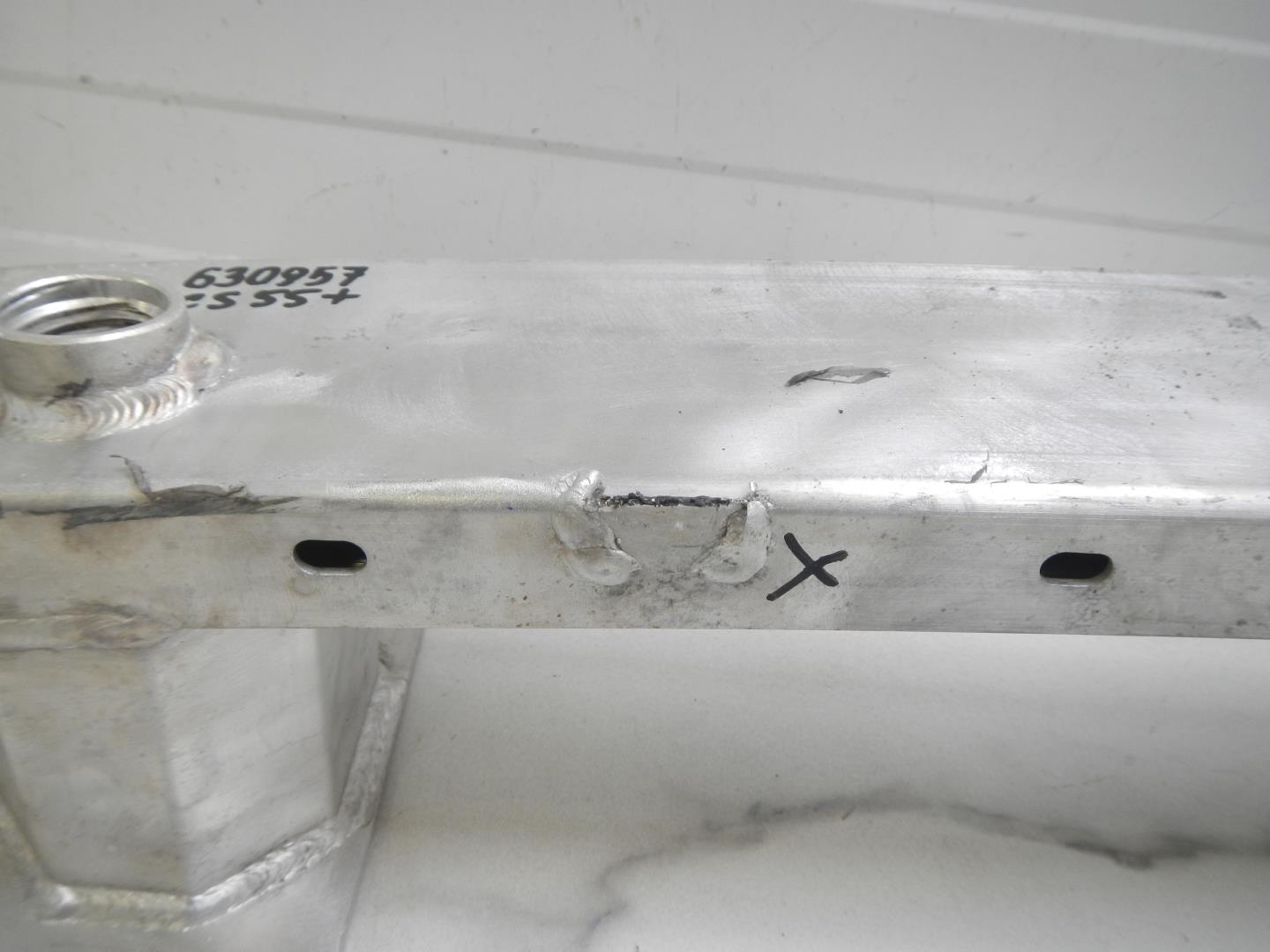 Усилитель переднего бампера