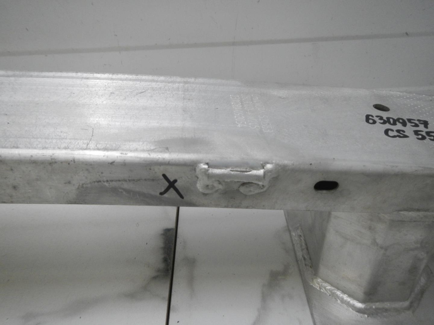 Усилитель переднего бампера