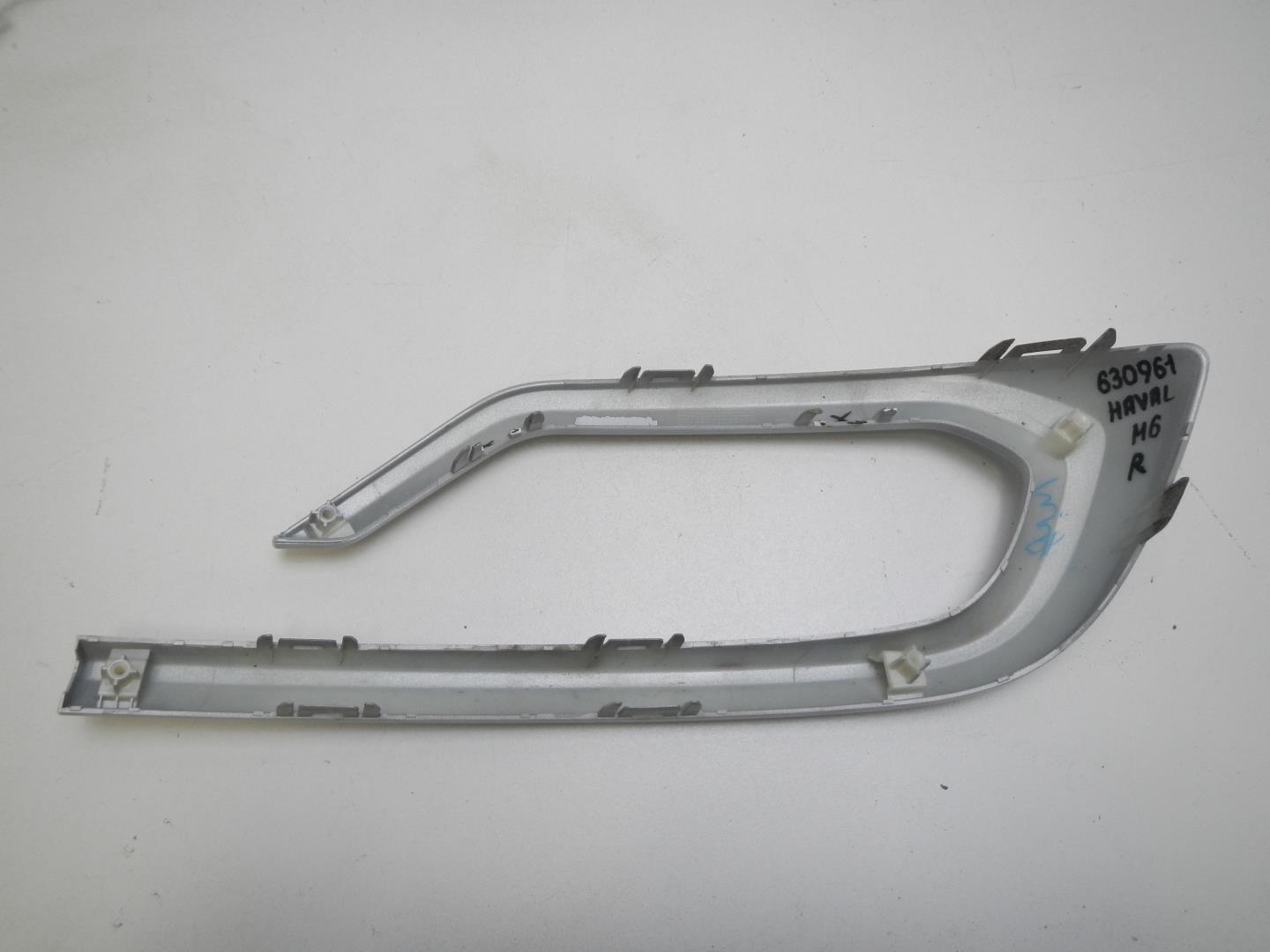 Молдинг заднего бампера