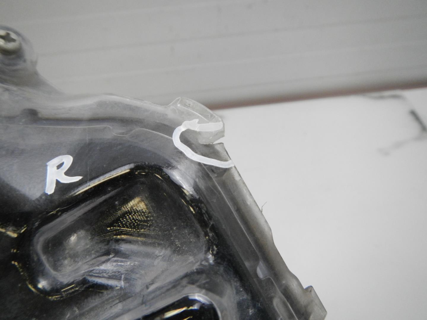 Фара противотуманная правая