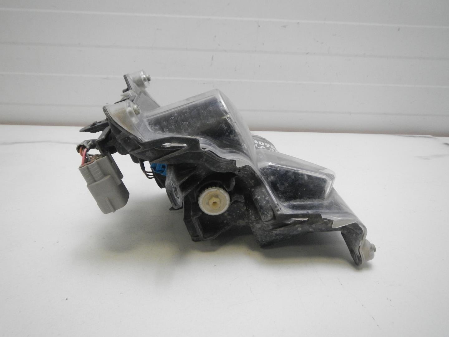 Фара противотуманная правая