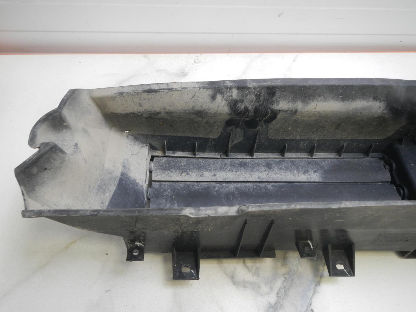 Воздуховод радиатора нижний