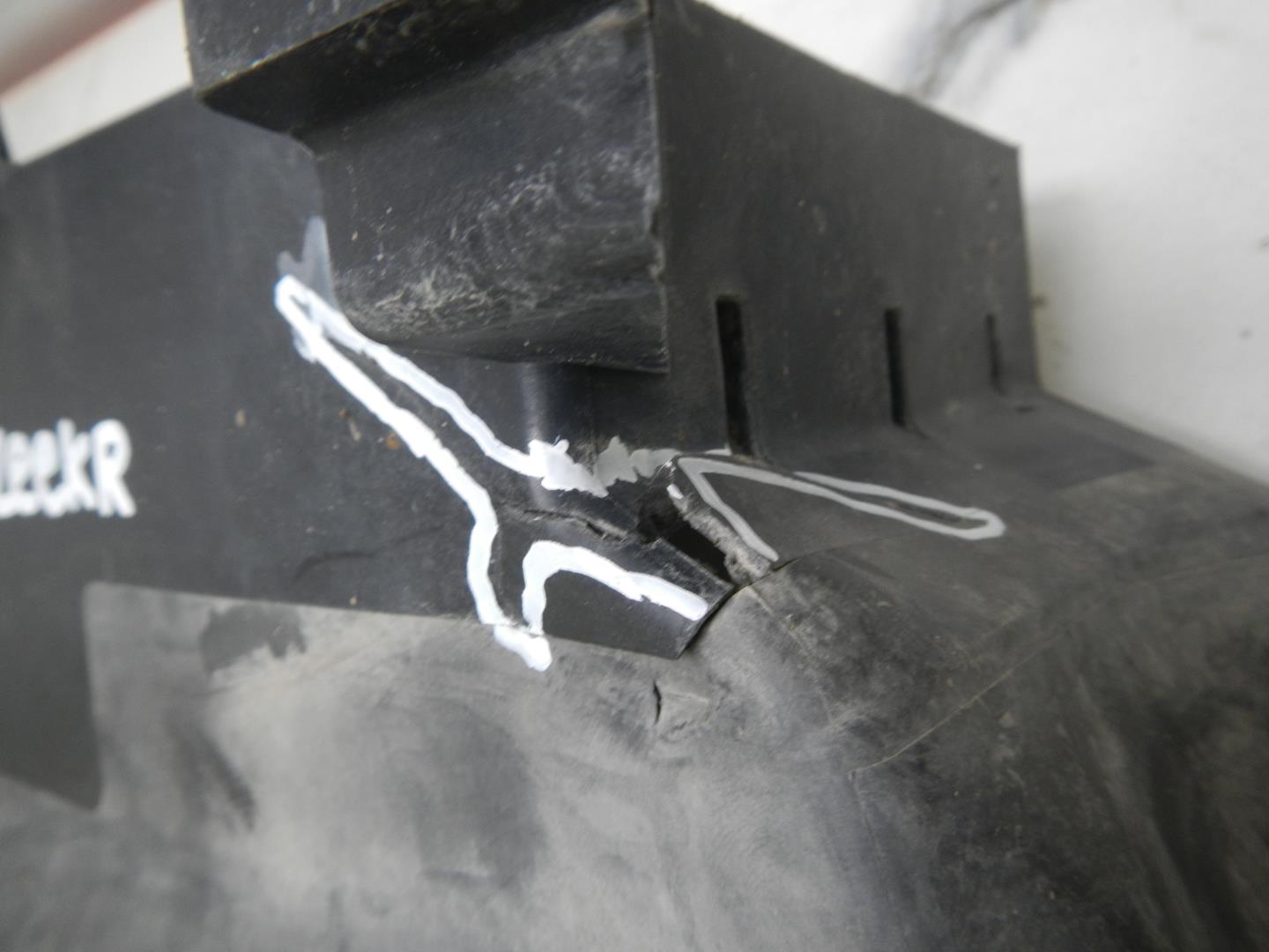 Воздуховод радиатора нижний