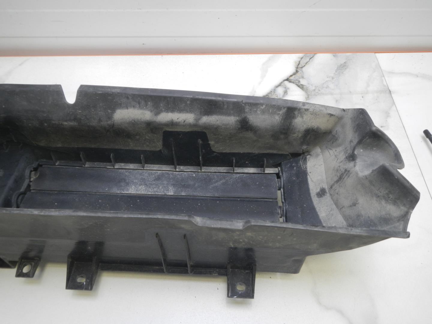 Воздуховод радиатора нижний